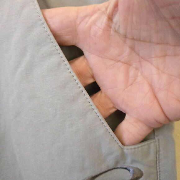 Oakley Golf Pants Outdoor Athletic Hiking Gray Cotton Blend Size 33x34 - Picture 5 of 6